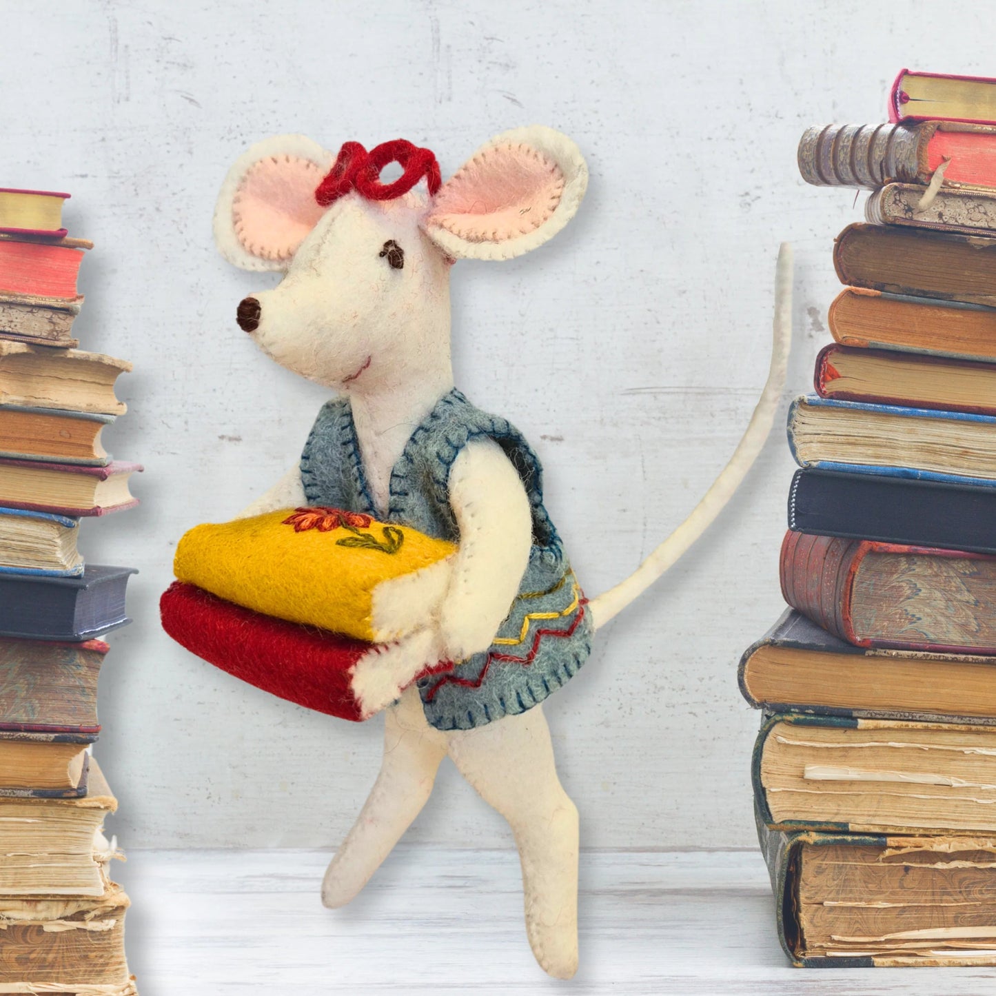 Corinne Lapierre Little Mouse Librarian Mini Felt Craft Kit - blueottertoys - CL - MKLIB1F