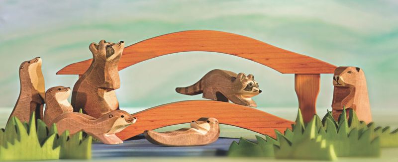 Ostheimer Oshteimer Wooden Sea Otter - Running - blueottertoys - MV16277